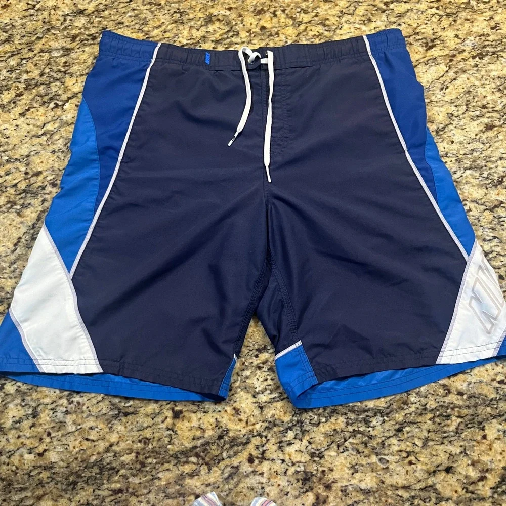 Nike Mens Swim Trunks Navy Blue White‎ Colorblock Mesh Lined Board Shorts Size M